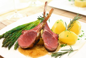 Lamb with asparagus