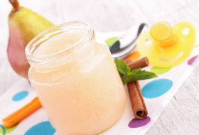 Vanilla and apple compote
