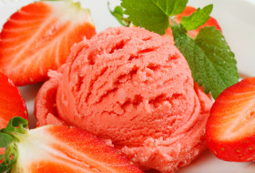 Strawberry ice cream