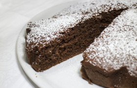 Light chocolate cake