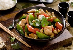 “VIETNAM” Chicken with cashew nuts
