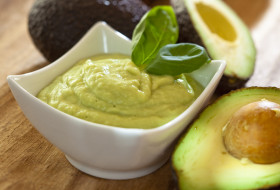 Purée d’avocat aux crevettes