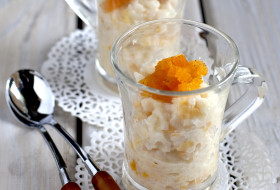 Rice pudding with apricots