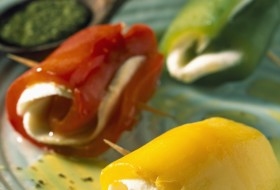 Pepper rolls with mozzarella