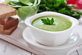 Spinach and lentil soup