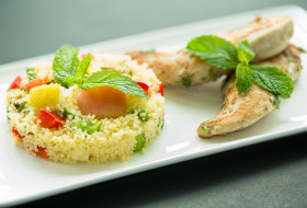 Taboulé with grilled chicken