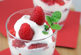 Ricotta and raspberry verrines