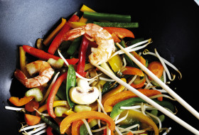 Wok fried prawns with vegetables